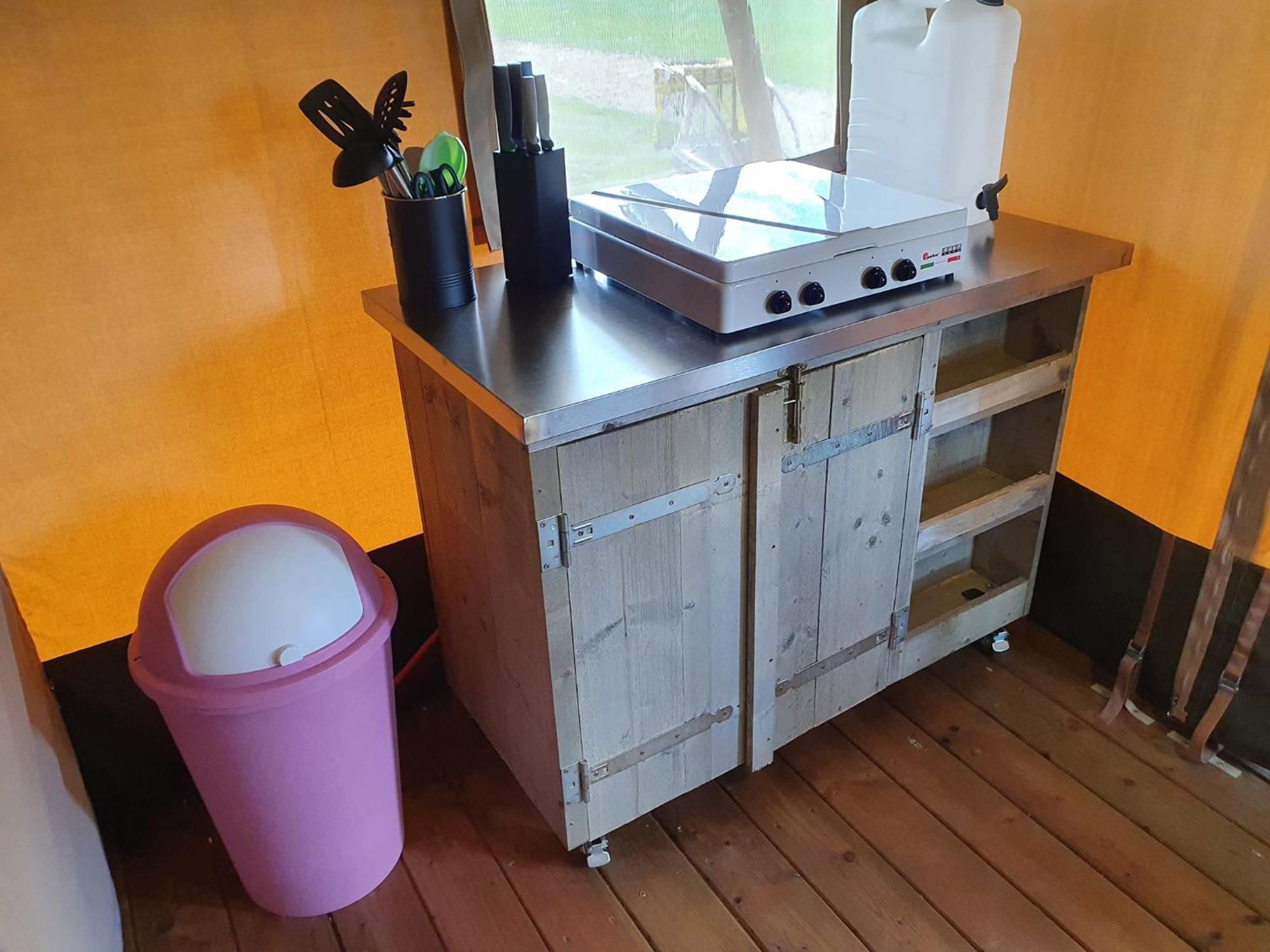 Camping De Oude Rijn Ter Aar Rom bilde