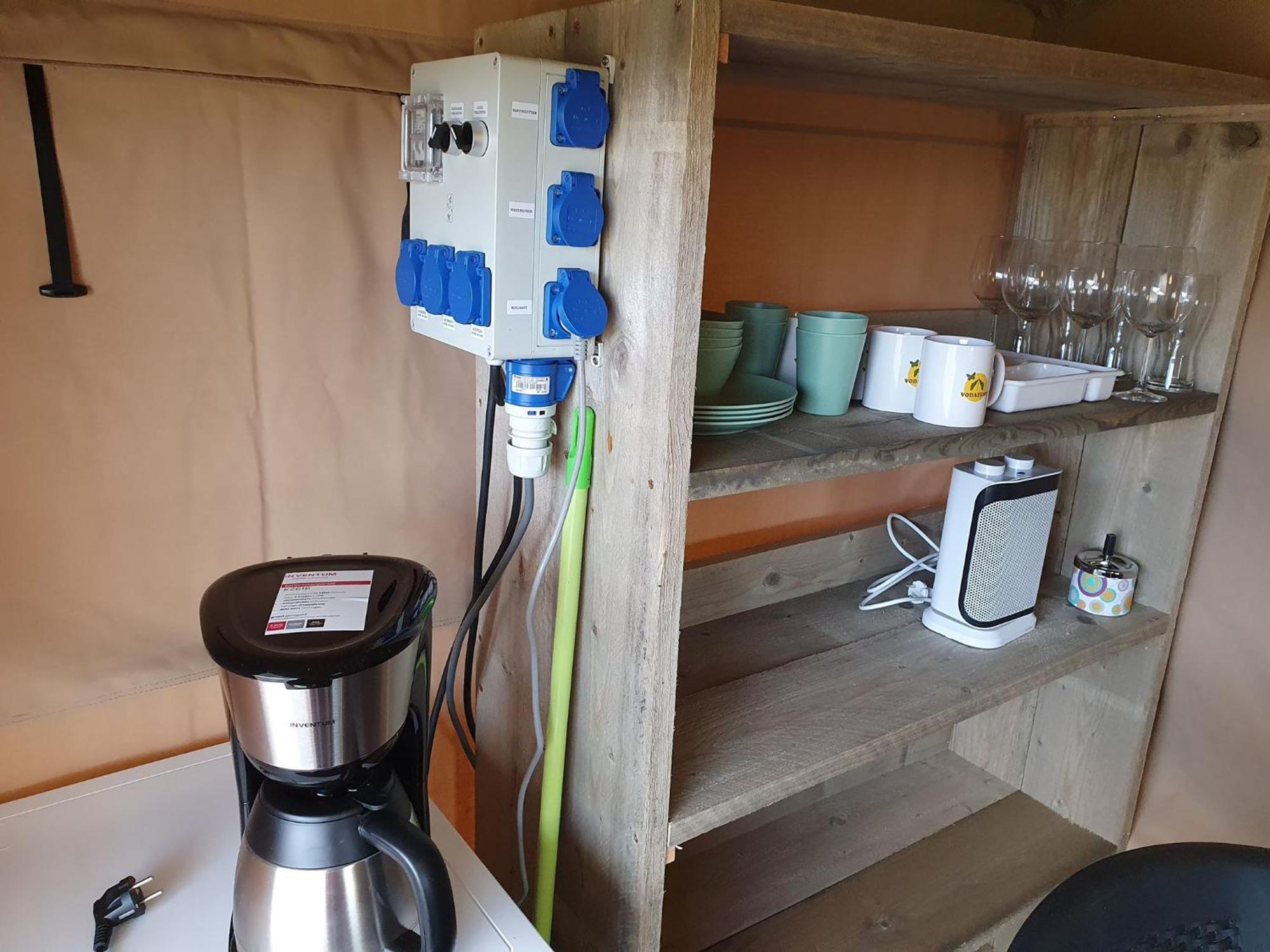 Camping De Oude Rijn Ter Aar Rom bilde
