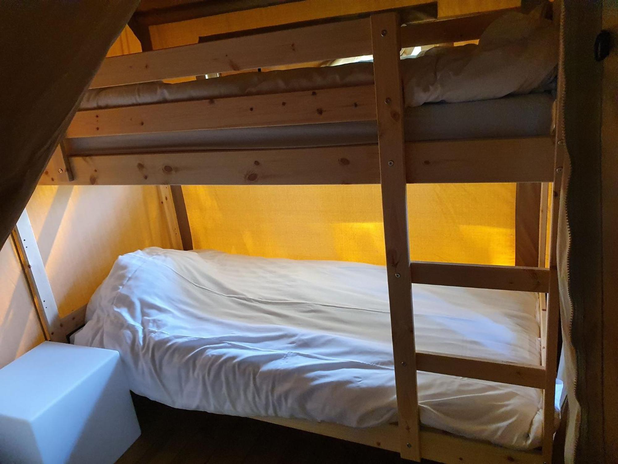 Camping De Oude Rijn Ter Aar Rom bilde