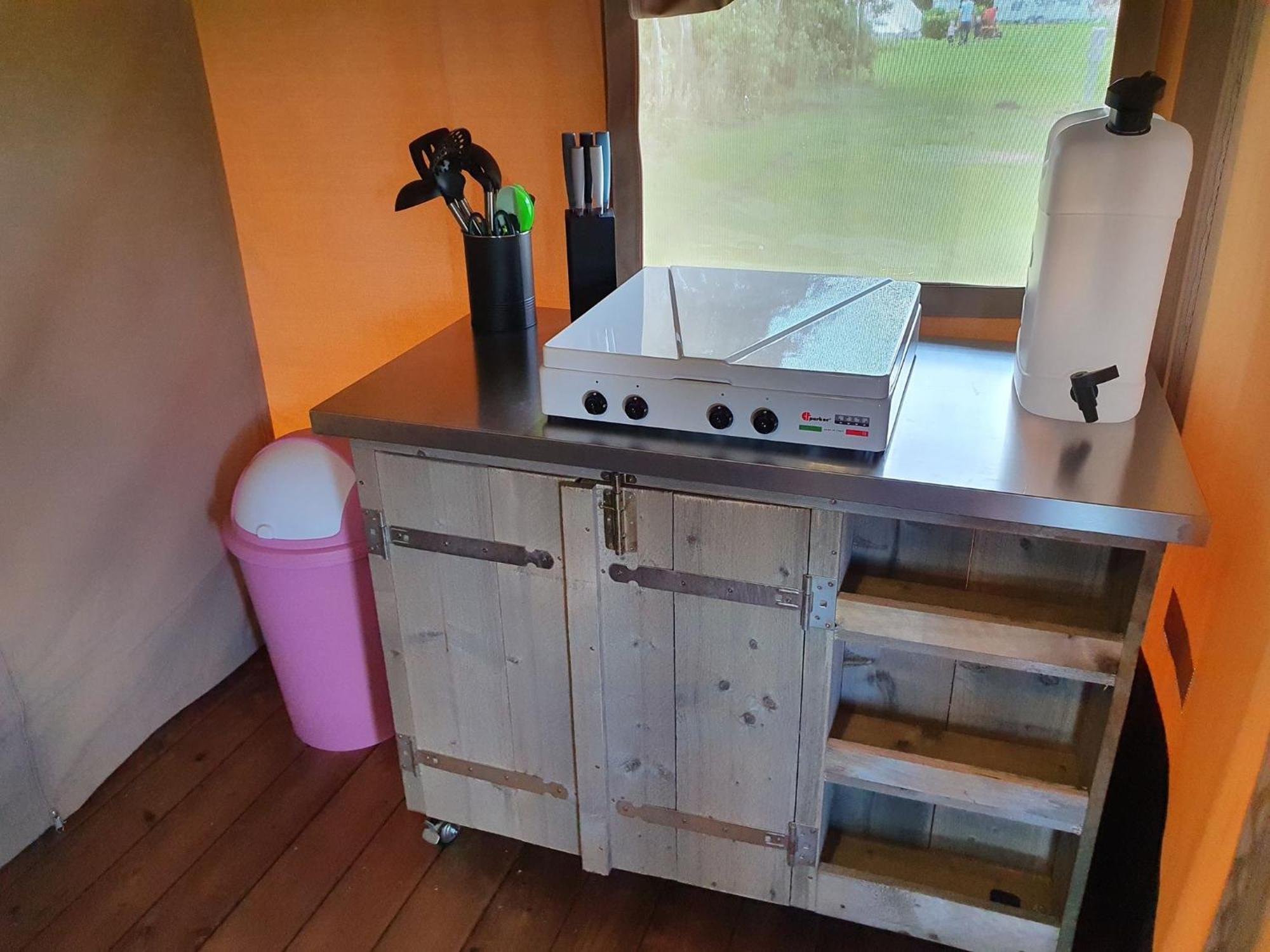 Camping De Oude Rijn Ter Aar Rom bilde
